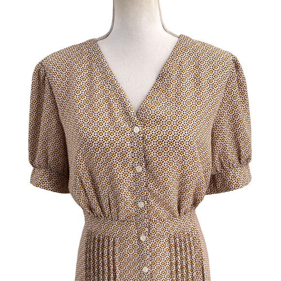 🚨DownEast Womens Size Large Floral Pintuck A-Line Mirandy Dress Knee Length - Picture 2 of 11